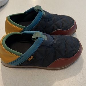 Teva kids shoe